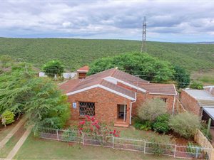 1 Bedroom House in Scheepers Heights