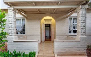 2 Bedroom House in Westdene