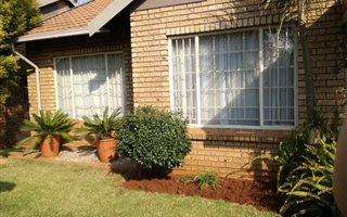 2 Bedroom Townhouse in Eldoraigne