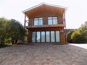 3 Bed House in Meerenbosch
