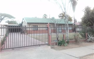 3 Bedroom House in Moregloed