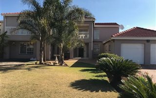 7 Bedroom House in Robertsham