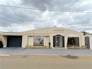 4 Bed House in Lenasia