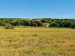 8650 m² Land available in Mooikloof Heights