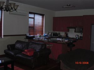 2 Bed Apartment in Somerset West Central