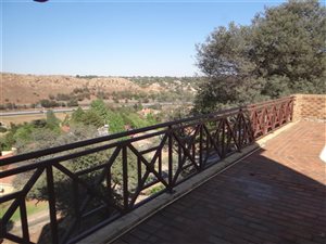 3 Bed House in Quellerina