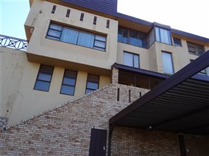 3 Bed House in Quellerina