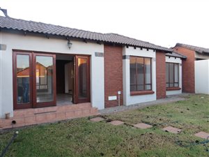 2 Bed Townhouse in Crescent Wood Country Estate