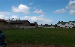1200 m² Land available in Die Bult
