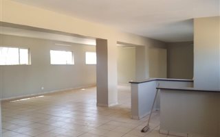 300 m² Industrial space in Bredell AH