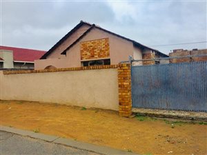 6 Bed House in Dobsonville