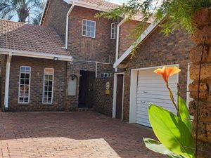 5 Bed Townhouse in Hatfield