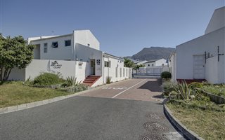 2 Bedroom Apartment in Marina Da Gama