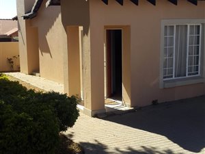 3 Bed House in Thatchfield