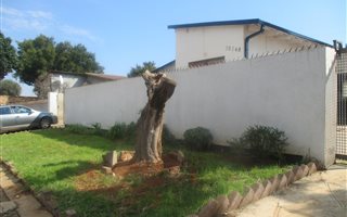 3 Bedroom House in Meadowlands