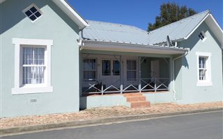 5 Bedroom House in Stanford