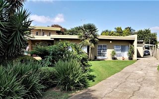 2 Bedroom Garden Cottage in Brackenhurst