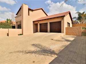 3 Bed House in Thatchfield