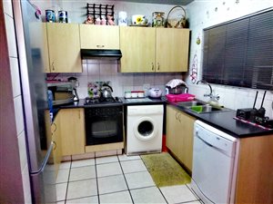 2 Bed Duplex in Sinoville