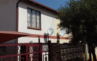 2 Bedroom Duplex in Lotus Gardens