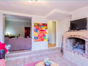 4 Bed House in La Colline