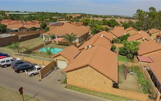 2 Bedroom Townhouse in Eldoraigne