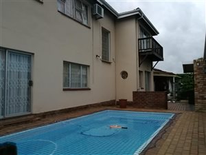 5 Bed House in Carrington Heights