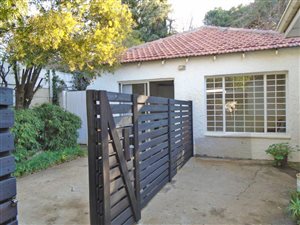 1 Bed Garden Cottage in Emmarentia