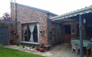 3 Bedroom House in Aston Bay