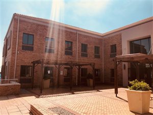 276 m² Commercial space in Constantia Kloof
