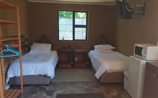 1 Bedroom Apartment in Lakeside