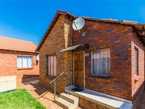 2 Bed House in Protea Glen