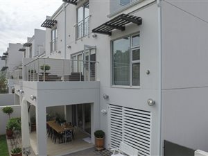3 Bed Cluster in Bryanston