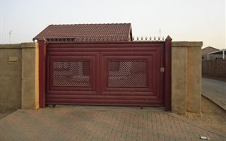 2 Bedroom House in Nellmapius