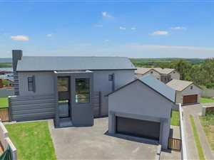 4 Bedroom House in Copperleaf Golf and Country Estate