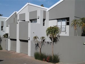 3 Bed Duplex in Oaklands