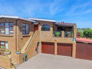 4 Bed House in Langebaan Central