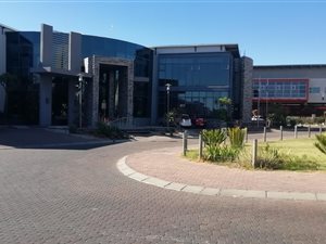 830 m² Commercial space in Bendor