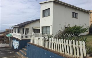 415 m² Commercial space in Glenmore