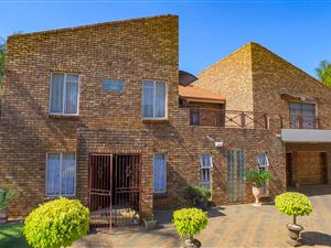 5 Bed House in Montana Gardens