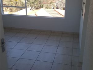 3 Bed Flat in Alberton