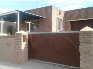 2 Bed House in Philippi