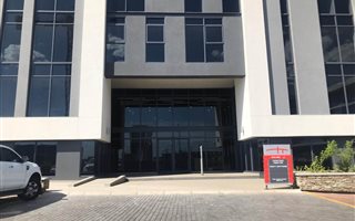 307 m² Office Space in Noordwyk