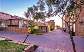 3 Bedroom Apartment in Oukraal Estate