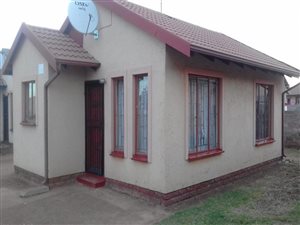 2 Bed House in Lakeside