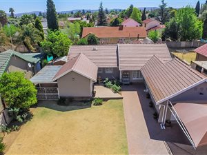 4 Bed House in Brackendowns
