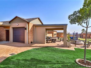 2 Bed Simplex in Retire at Midstream