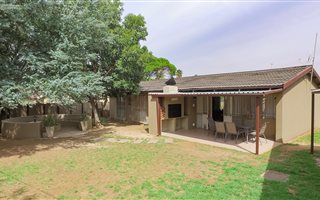 4 Bedroom House in Bonaero Park