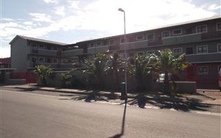 2 Bedroom Apartment in Kensington