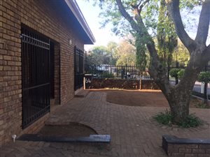 3 Bed Duet in Menlo Park